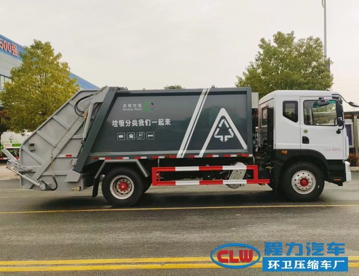 壓縮式垃圾車這樣加油和尿素是省錢或費(fèi)錢？